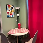 Les Petits Appartement Versailles